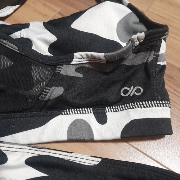 2 piece active wear set - Picture 3 of 3